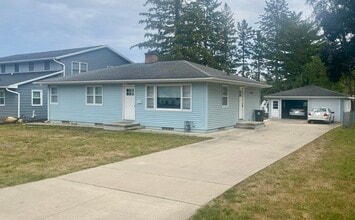 Building Photo - 716 W 13th St Building Photo - 716 W 13th St