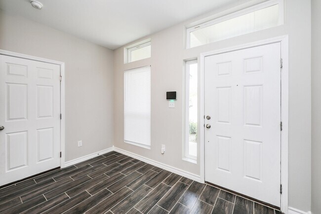 Foto del edificio - 423 Quieto Dr