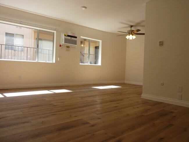 Foto del edificio - 4429 Prospect Ave