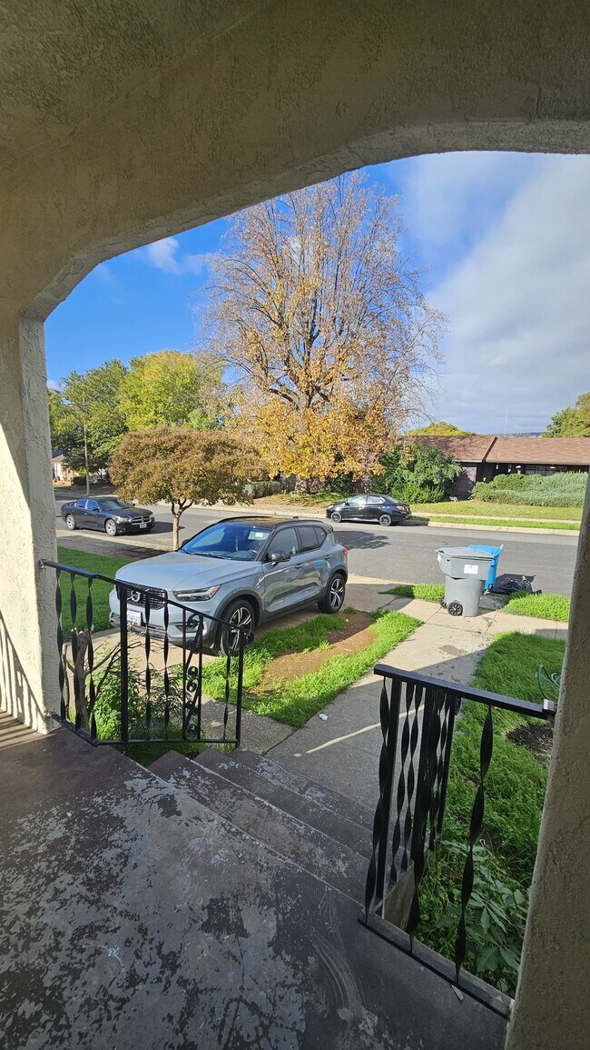 Foto del edificio - 2545 Nevada Ave