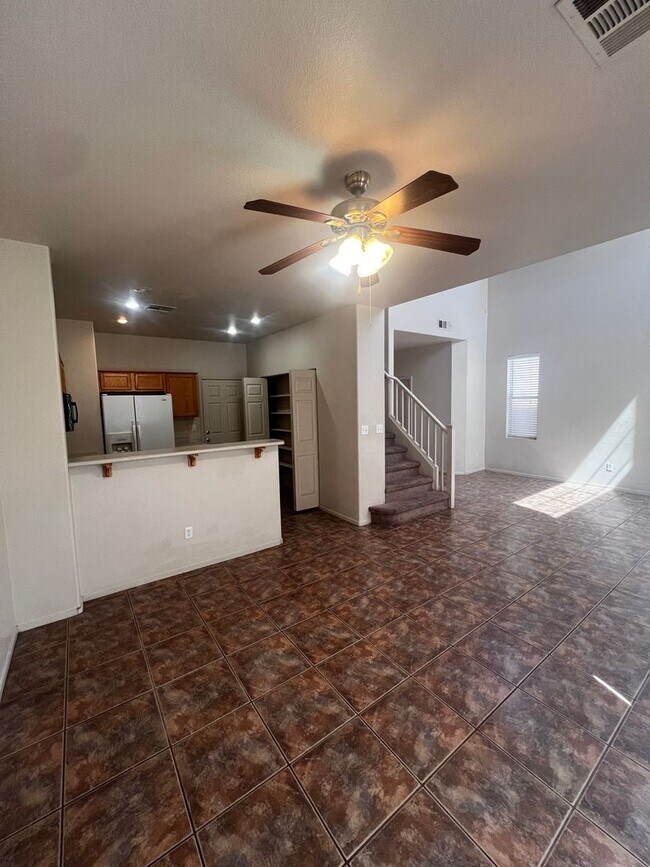Foto del edificio - Beautiful Townhome in Gated Black Mountain Vistas (Henderson)