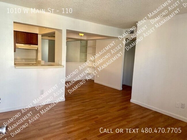 Foto del edificio - Looking to save some money? Come check out...