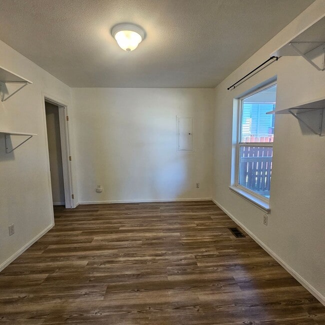 Building Photo - 1143 Naval Ave