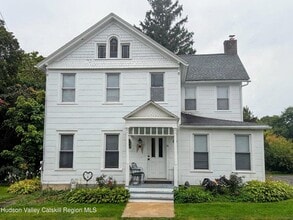 Building Photo - 14 Anthony St