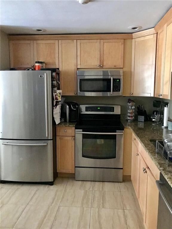 Foto principal - 3524 W Shore Rd