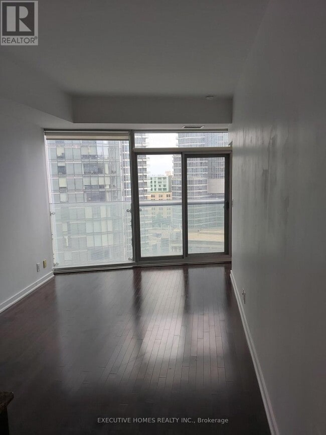 Building Photo - 12 York St