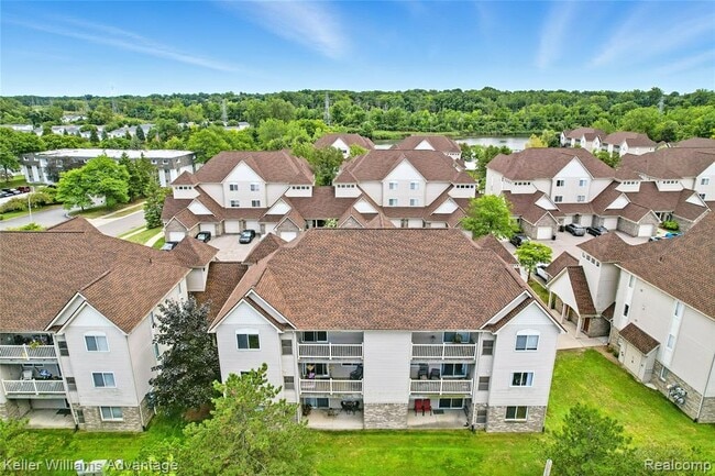 Foto del edificio - 863 Brandon Ave