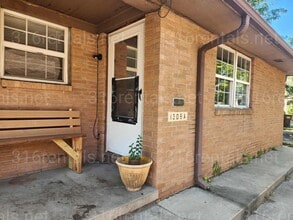 Building Photo - 1506 N Waco Ave