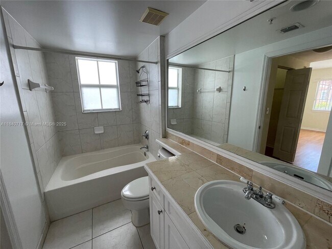 Foto del edificio - 6851 SW 44th St