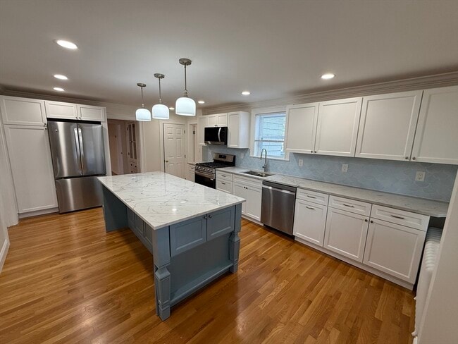 Building Photo - 22 Sweetser St