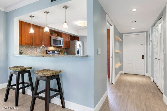 Foto del edificio - 1600 Misty Pines Cir