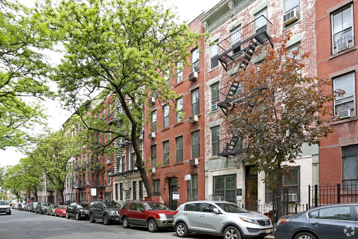 Primary Photo - 435 W 48th St