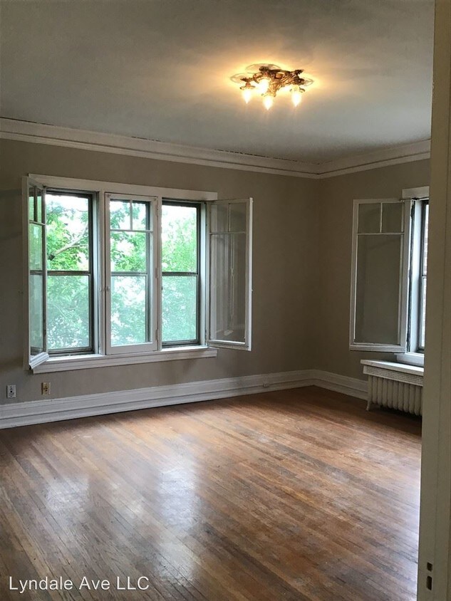 Foto principal - 2544 Harriet Ave