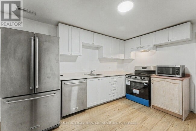 Building Photo - 332 Harvie Rd