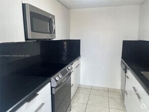Building Photo - 1340 W 41st St