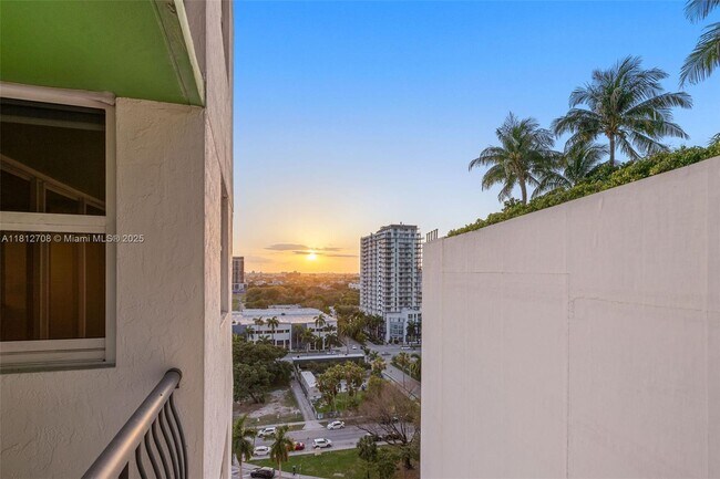 Foto del edificio - 1756 N Bayshore Dr