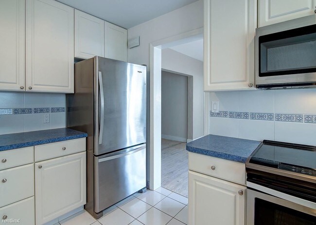 Foto del edificio - 2 br, 2 bath  - 9440 Collins Ave Bay Harbor