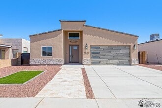 Building Photo - 7870 E 35th Pl