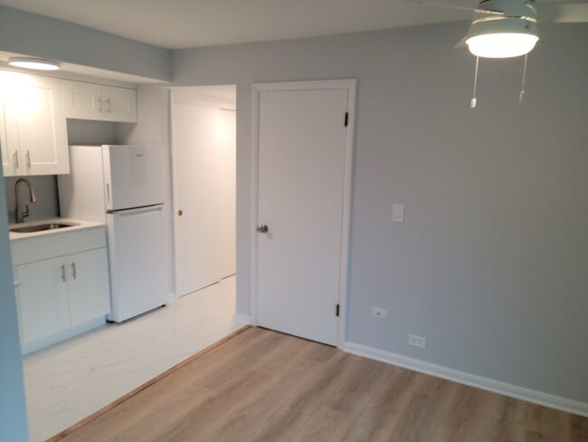 Building Photo - 753 Busse Hwy