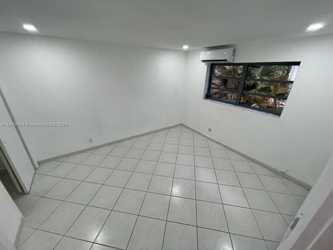Building Photo - 5401 Hollywood Blvd