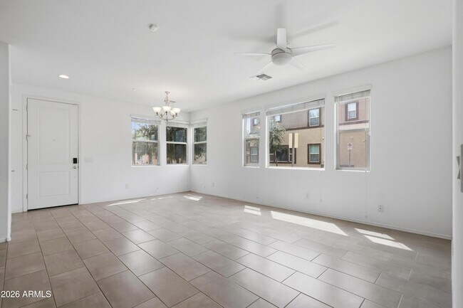 Foto del edificio - 14870 W Encanto Blvd