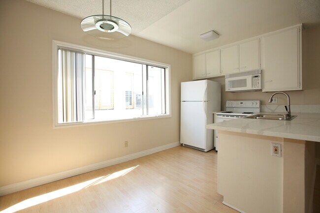 Kitchen Area - 1538 11th