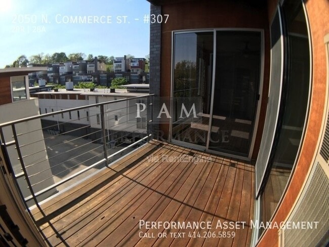 Foto del edificio - 2050 N Commerce St