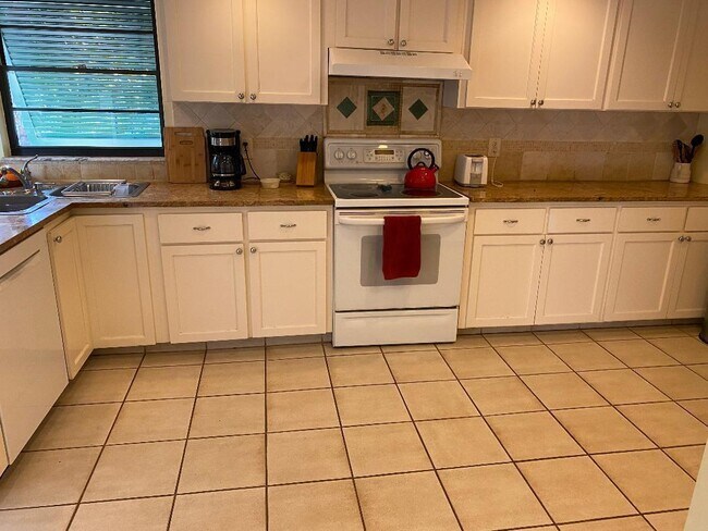 Foto del edificio - 837 Seminole Ln