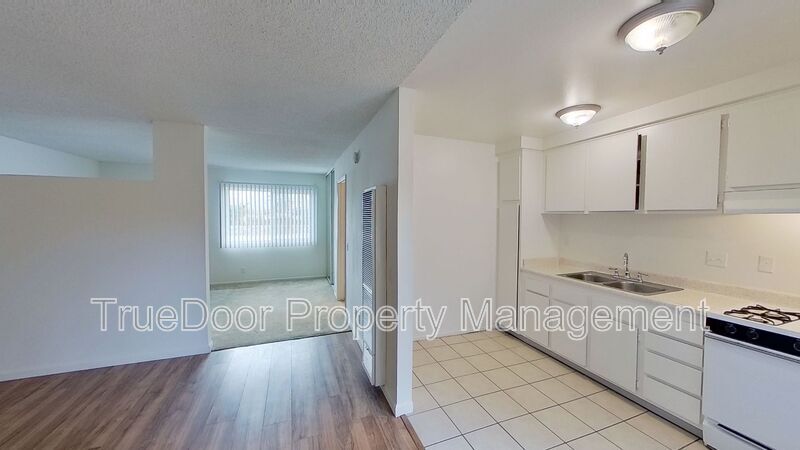 Primary Photo - 583 N Tustin Ave