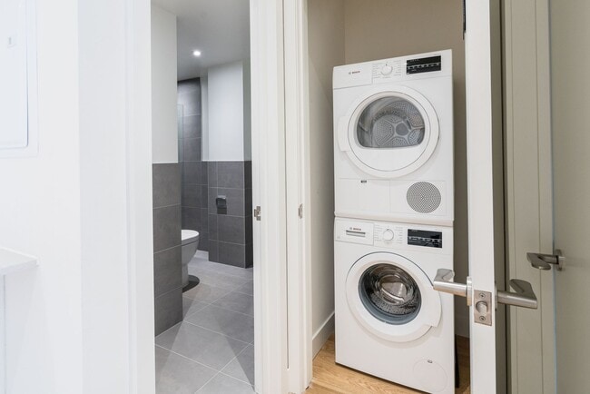 Building Photo - 3468 Rue Drummond