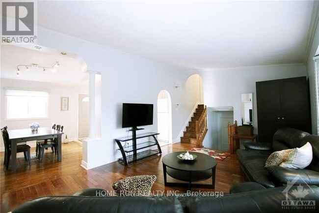 Photo du bâtiment - 74 Seabrooke Dr