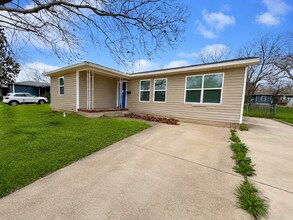 Building Photo - 1505 N W S Young Dr