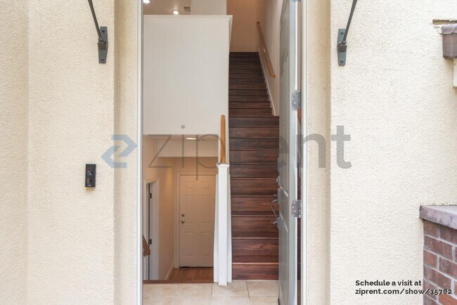 Building Photo - 4 Muller Pl
