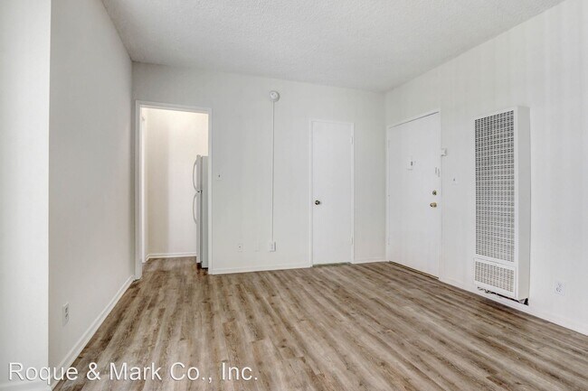 Foto del edificio - Studio, 1 bath Apartment - 1705 Purdue Ave...