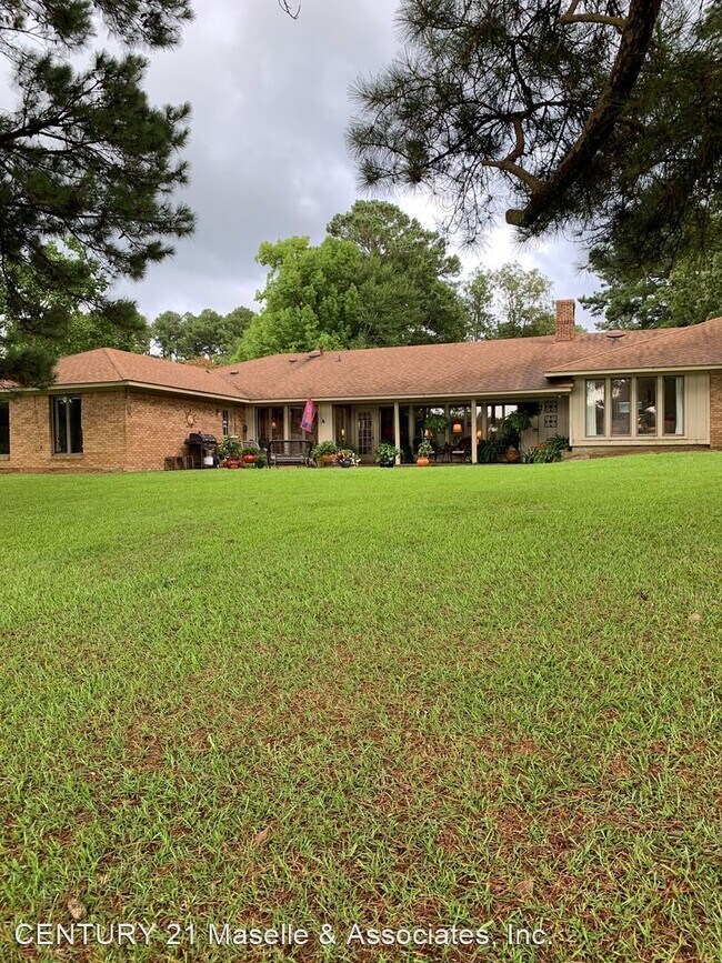 Foto del edificio - 4 br, 3 bath House - 720 Springlake Dr