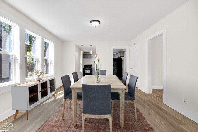 Building Photo - 3160 Graceland Ave