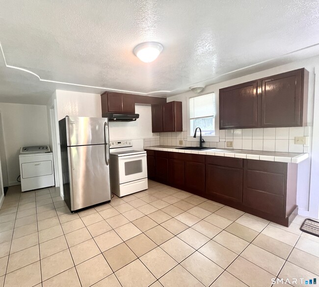 Building Photo - 367 Colebrook River Rd