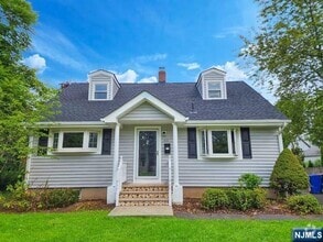 Building Photo - 451 Berkshire Rd