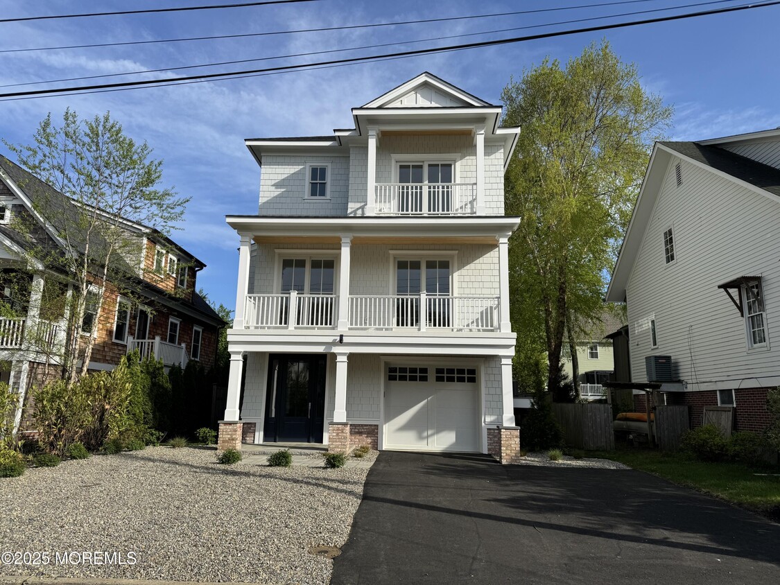 Foto principal - 18 Maplewood Ave
