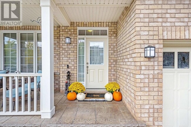 Photo du bâtiment - 319 Silver Ct