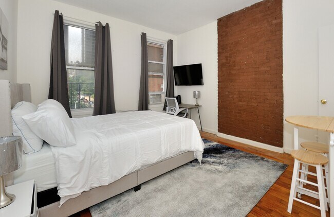 Foto del edificio - 300 E 92nd St