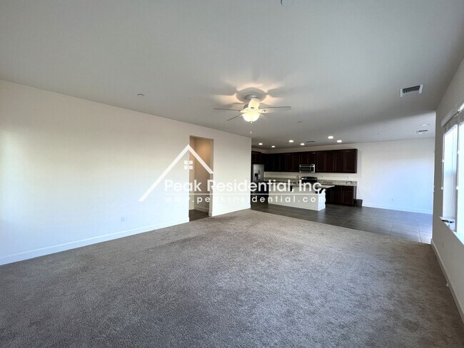 Building Photo - Beautiful 4bd/2.5ba Elk Grove Home with 2 ...