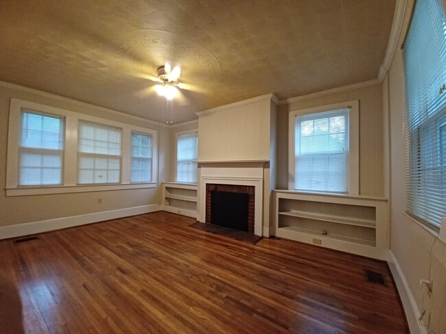 Building Photo - 1104 White St