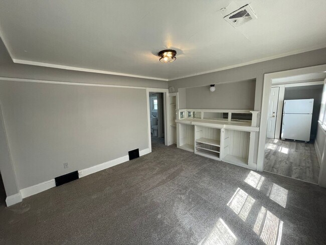 Foto del edificio - 2338 W Keefe Ave