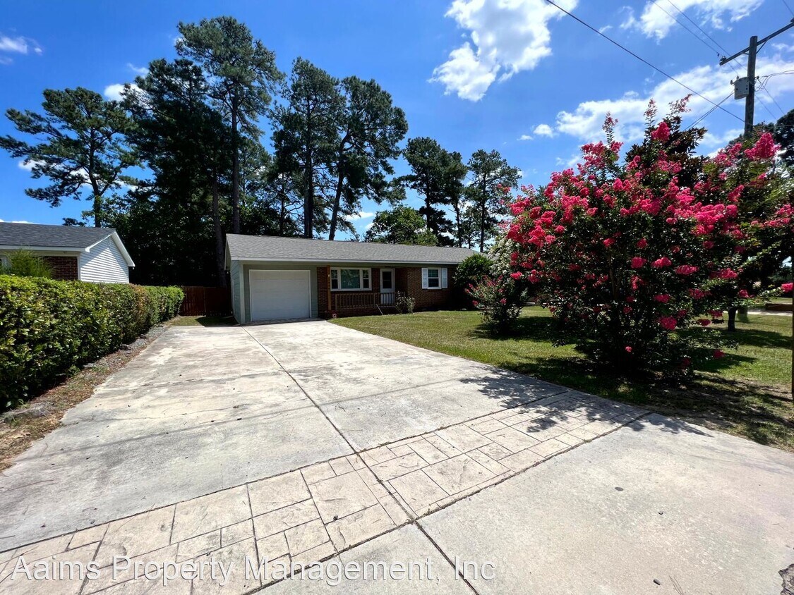 Foto principal - 3 br, 2 bath House - 2609 Dumfries Drive