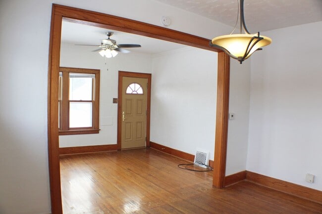 Building Photo - A must see victorian home!