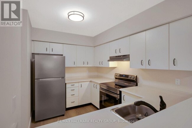 Building Photo - 318 Lorry Greenberg Dr