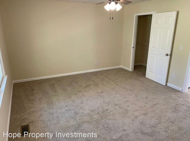 Building Photo - 5 br, 3 bath House - 115 Aspen Lake Dr West