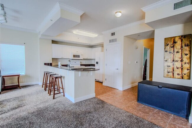 Foto del edificio - 16819 Front Beach Rd