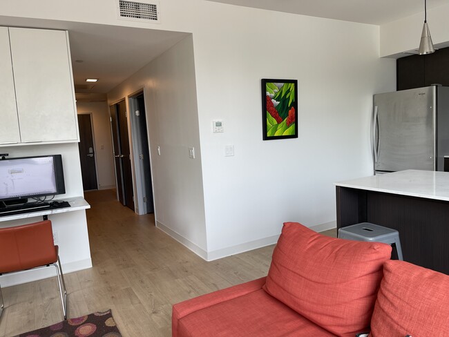 hall - 718 W Babcock St